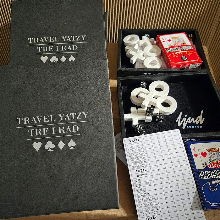 Travel Yatzy-boxar med Ljudakutens logga